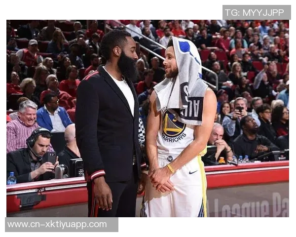 库里幽默回应交通拦截称报名字即可引发网友热议